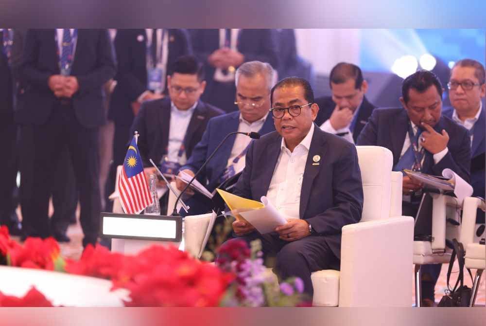 Mohamed Khaled mewakili Malaysia mempengerusikan ADMM Retreat pada Rabu.