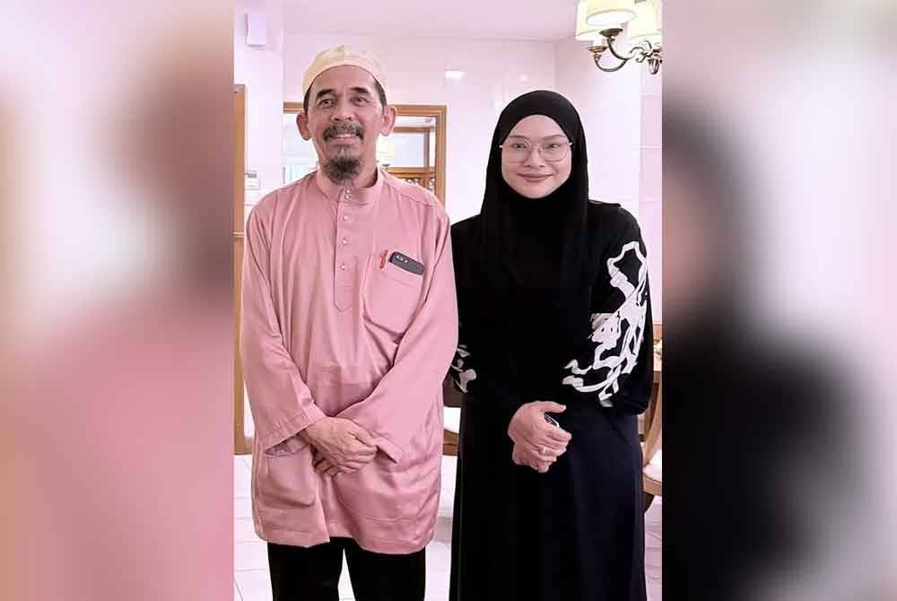 Nora bersama suaminya, Dr Rushdi Ramli.