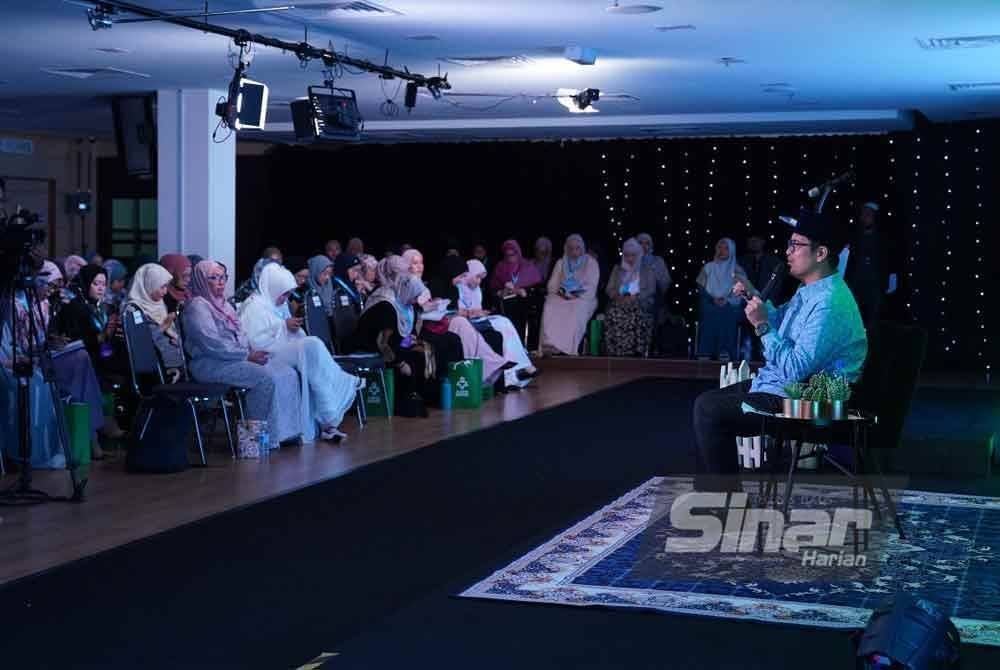 Penceramah agama, Mohamad Zarifi Mohamad Daud ketika menyampaikan tazkirah pada program ‘Indahnya Hijab, Hebatnya Ramadan’. FOTO: SINAR HARIAN / MOHD HALIM ABDUL WAHID.