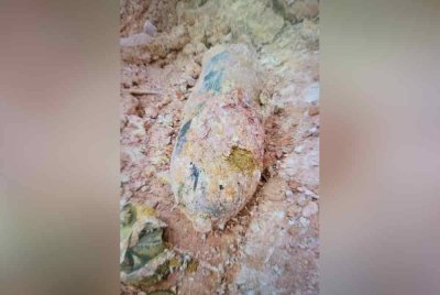 Bom lama dipercayai tinggalan Perang Dunia Kedua ditemukan di kawasan tapak pembinaan berhampiran sebuah kilang di Papar.
