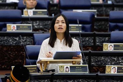 Timbalan Menteri Komunikasi dan Digital, Teo Nie Ching pada sesi pergulungan ketika Rang Undang-Undang BERNAMA (Pindaan) 2024 pada Mesyuarat Pertama Penggal Keempat Parlimen ke-15 di Dewan Rakyat pada Rabu. Foto Bernama