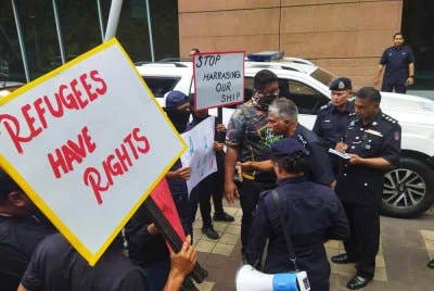 Srikumar melihat latihan yang dilaksanakan di KLCC, di Kuala Lumpur, pada Rabu.