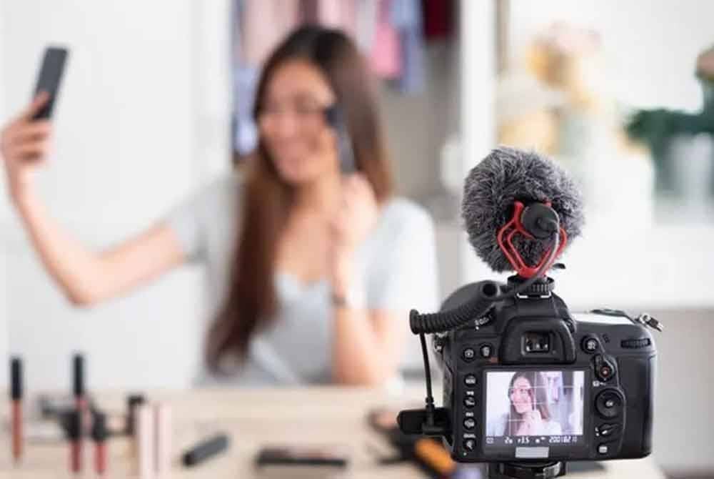 Jadilah pencipta kandungan yang kreatif, berilmu dan berpendidikan. Gambar hiasan