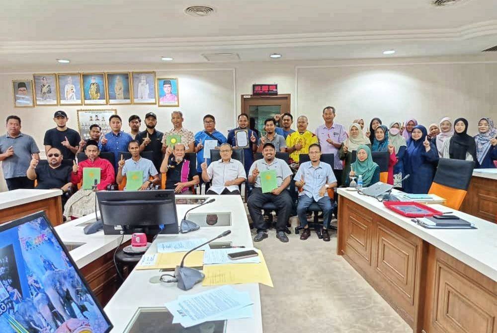 Pertemuan di antara Persatuan Pengusaha Pelancongan Temerloh dan pengusaha produk pelancongan daerah ini di Pejabat Daerah dan Tanah Temerloh baru-baru ini.