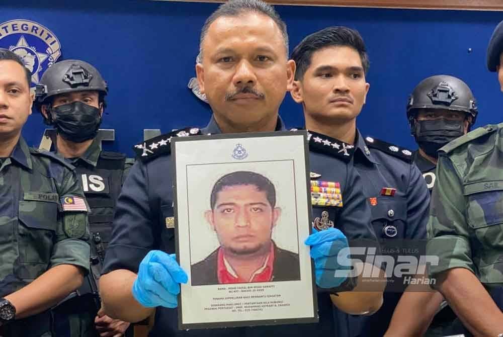 Polis Kelantan menjejaki seorang lelaki berusia 39 tahun yang dikenali sebagai Mohd Faisal Mohd Hanaffi bagi membantu siasatan berhubung rampasan 200kg syabu bernilai RM6.4 juta di Kampung Bechah Resak, Chabang Empat, Tumpat pada Ahad lalu.