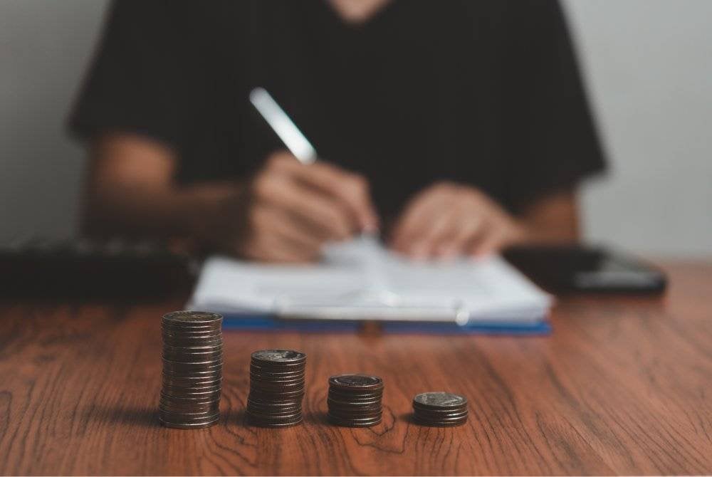 ALLAH SWT memberikan panduan yang jelas berkaitan dengan hutang agar hak sesama manusia dapat dijaga. Foto CANVA