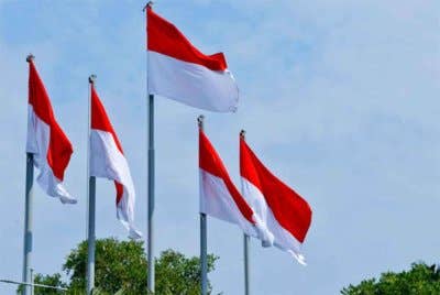 Pejabat Peguam Negara Indonesia menahan beberapa eksekutif anak syarikat firma tenaga negara, PT Pertamina, berhubung skandal rasuah bernilai 193.7 trilion rupiah (RM53 bilion) melibatkan perolehan minyak mentah dan produk petroleum.