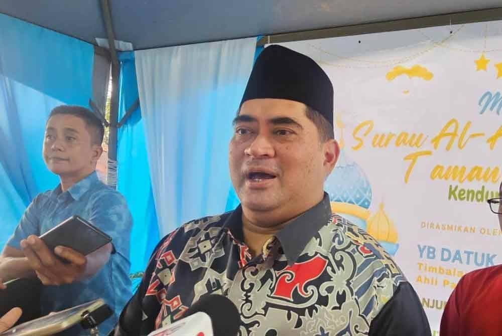 Shahelmey ditemui pemberita selepas menyempurnakan majlis perasmian Surau Al-Amin, Kampung Pituru.