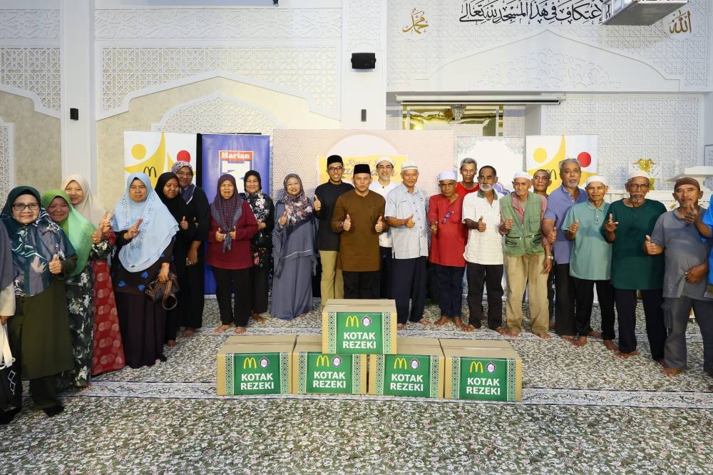 McDonald’s Malaysia membuka tirai Program Kongsi Rezeki Ramadan di Masjid Tengku Mahkota Abdullah, Kampung Peramu, Kuantan.
