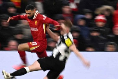 Salah bertindak cemerlang membantu kemenangan Liverpool ke atas Newcastle awal pagi Khamis, sekali gus mengukuhkan cengkaman The Reds di puncak EPL.