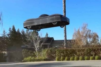 Sebuah syarikat di AS telah mengeluarkan rakaman menunjukkan versi konsep kereta terbangnya. Foto Agensi