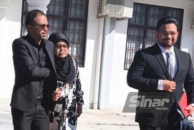 Along Cham hadir ke Mahkamah Majistret Sepang pada Jumaat bersama peguam dan ibunya, bagi prosiding kes dadah.