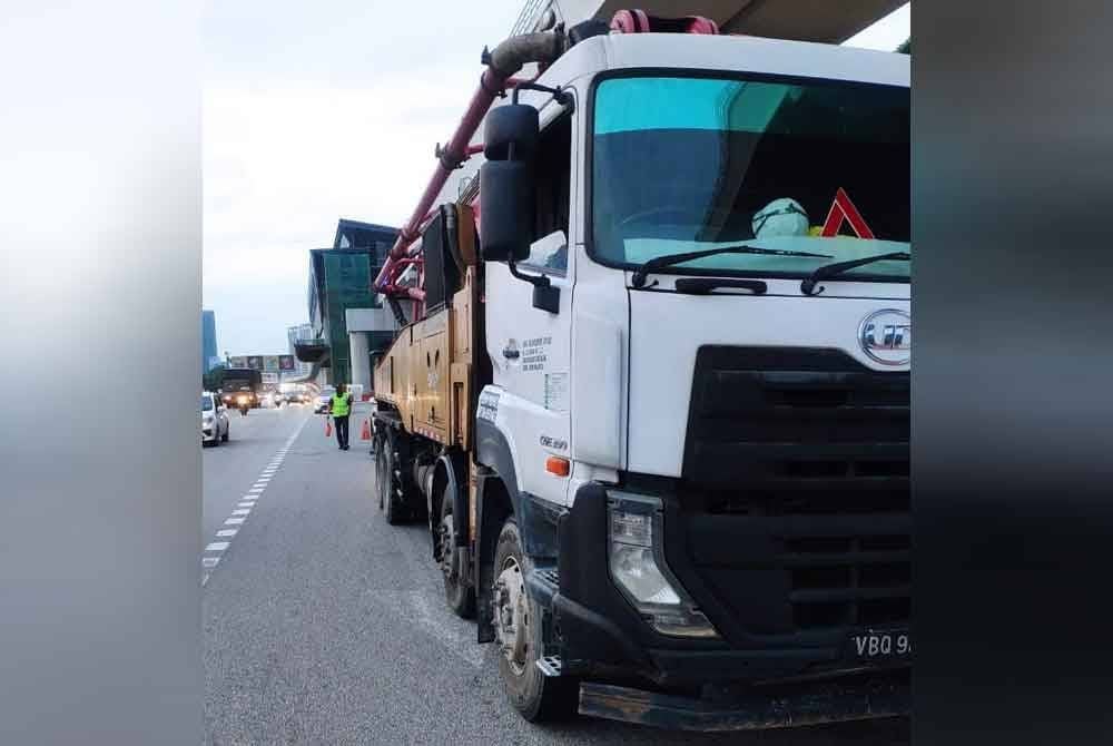 Penggunaan hon berirama ini bukan sahaja mengganggu penduduk sekitar tetapi juga boleh menimbulkan risiko keselamatan kepada pengguna jalan raya lain.