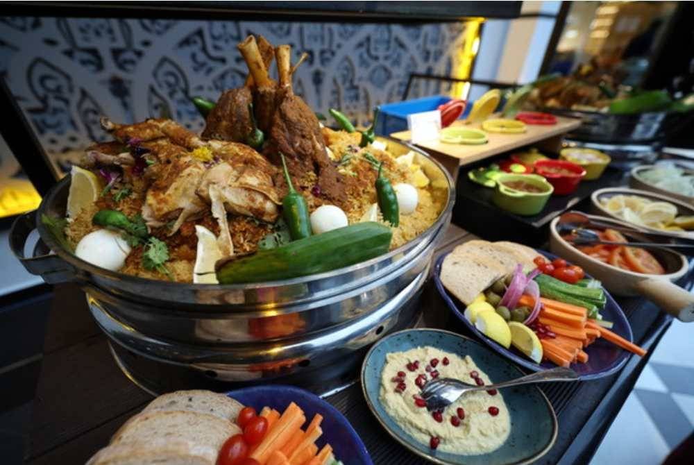 KKM akan memperluaskan aktiviti pemantauan makanan di hotel yang menyediakan bufet Ramadan, premis pembekal bahan mentah serta premis penyediaan ais bagi memastikan semua pihak mematuhi piawaian kebersihan dan keselamatan ditetapkan. Gambar hiasan