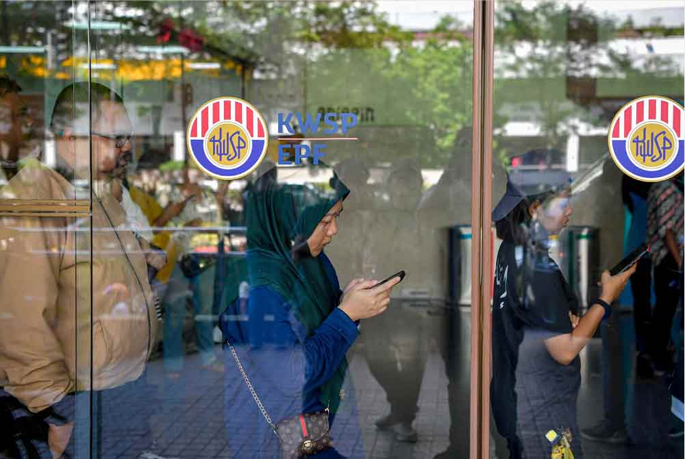 Agihan dividen KWSP 2024 sama antara Simpanan Konvensional dan Simpanan Shariah iaitu sebanyak 6.30 peratus dipengaruhi oleh strategi pengasingan dana dibuat oleh kumpulan dana persaraan berkenaan. Foto fail Bernama