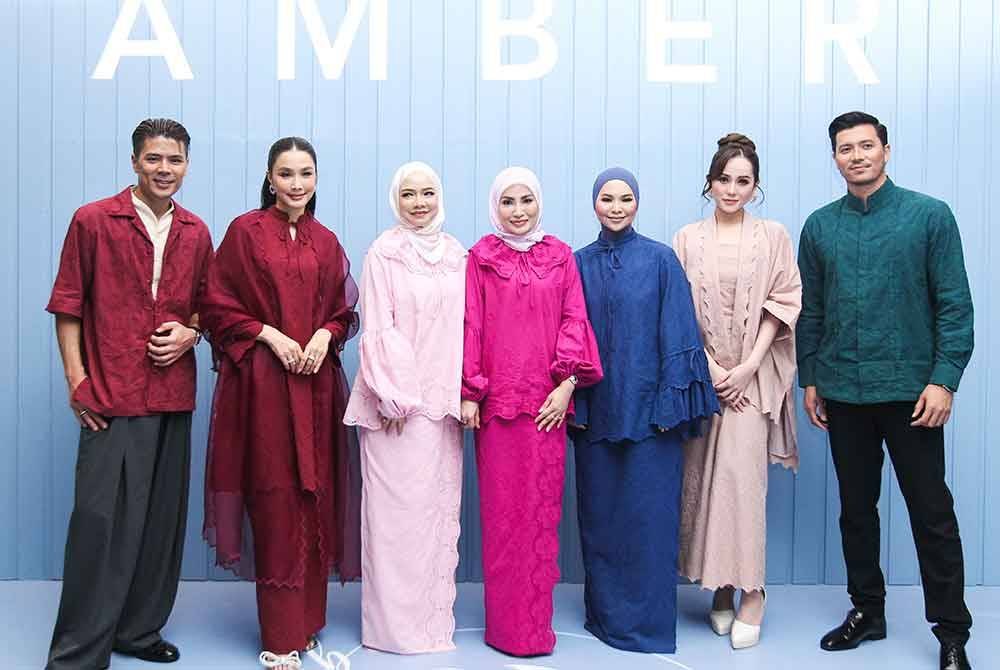 Nora bersama duta Amber mengayakan koleksi raya Amber.