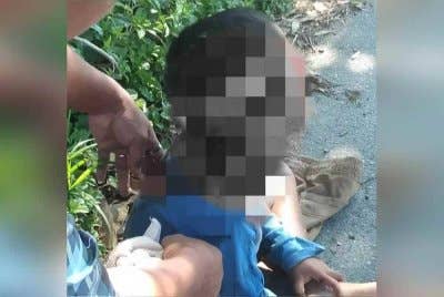 Mangsa diserang sekumpulan anjing berhampiran rumahnya di Kampung Dedek, Langkawi.