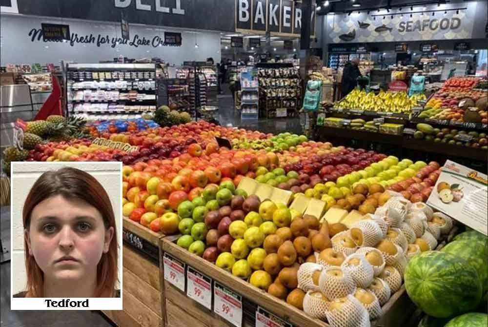 Sebuah pasar raya mengalami kerugian A$1,500 selepas seorang wanita membuang air kecil di atas produk makanan. 