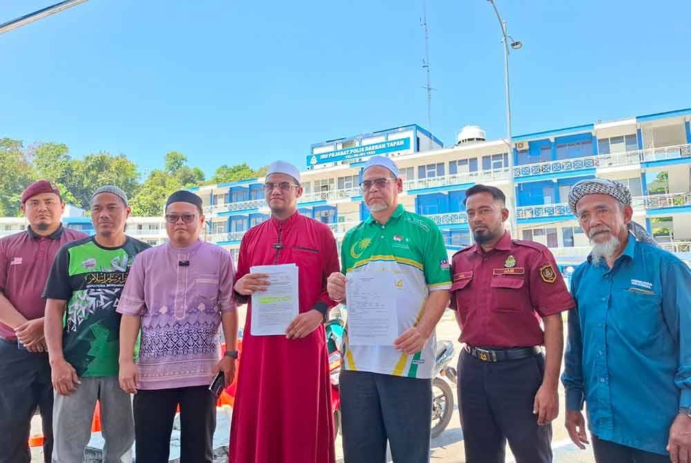 Pimpinan PN Parlimen Tapah membuat laporan polis pada Ahad berkait isu aktiviti mencampur beras putih import (BPI) dan beras putih tempatan (BPT) seperti dalam kajian Institut Penyelidikan dan Kemajuan Pertanian (MARDI).