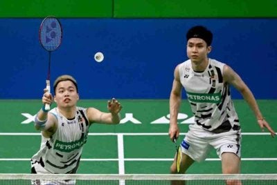 Aaron-Wooi Yik belum pasti untuk beraksi di kejohanan badminton Masters Orleans pada 4 hingga 9 Mac ini, susulan kecederaan berulang di pergelangan tangan kanan yang dialami Aaron - Gambar file