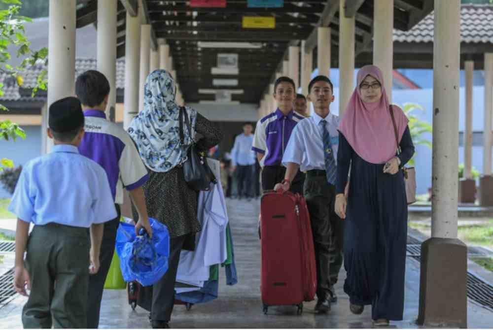 Kuota B40 tak boleh menyebabkan SBP menjadi eksklusif untuk satu-satu golongan sahaja, ia perlu kekal sebagai persekitaran pembelajaran yang seimbang. Gambar hiasan