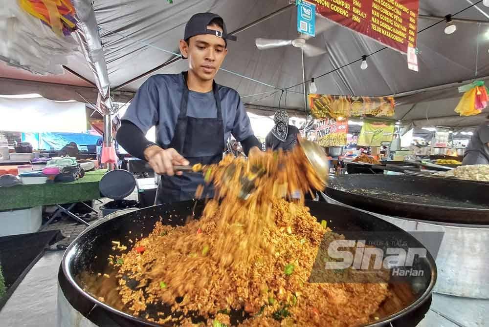 Ahmadi memaklumkan harga makanan bergoreng turut naik RM1 menjadi menu itu RM4 sebungkus.