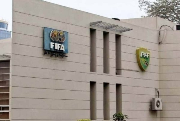 FIFA tarik balik penggantungan Persekutuan Bola Sepak Pakistan. Gambar fail