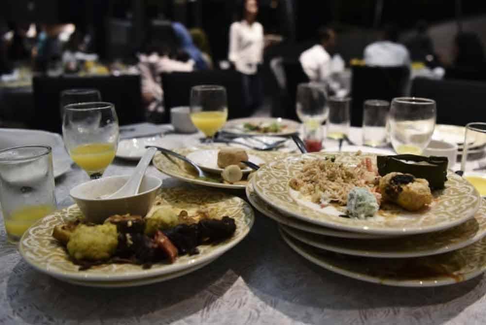 Dilaporkan 90,000 tan makanan dibazirkan tahun lalu. Angka ini membimbangkan dan tidak sepatutnya berlaku, apatah lagi dalam bulan yang mengajar kita tentang kesederhanaan. Gambar hiasan.