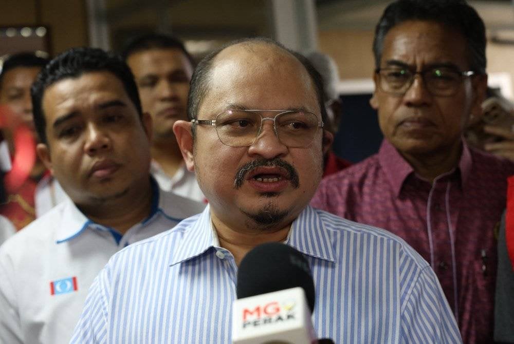Shamsul Iskandar ditemui pemberita selepas menghadiri Mesyuarat Pimpinan Barisan Nasional (BN) dan Pakatan Harapan (PH) di Bangunan UMNO Tapah di sini pada Selasa.