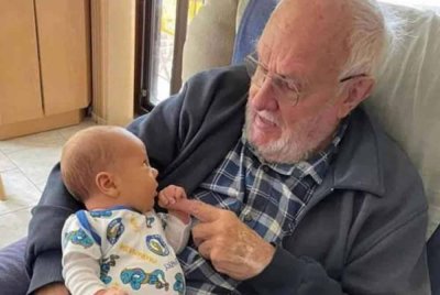 James Harrison, penderma darah Australia yang telah menderma plasmanya lebih daripada 1,100 kali sepanjang hayatnya, meninggal dunia di sebuah rumah penjagaan di New South Wales, Australia pada 17 Februari lalu. - Gambar Australian Red Cross Lifebloo