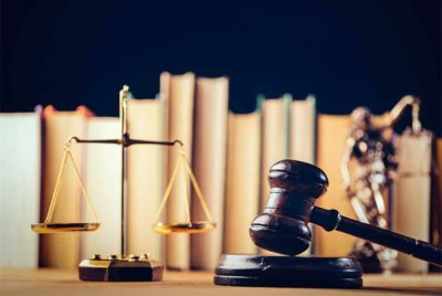 Seorang wanita dihukum penjara 10 tahun oleh Mahkamah Sesyen di sini hari ini, selepas didapati bersalah melakukan amang seksual terhadap remaja perempuan berusia 13 tahun yang juga anak jirannya, dua tahun lepas.