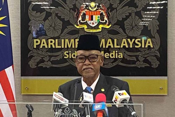 Mohd Suhaimi bercakap kepada pemberita dalam sidang akhbar di Parlimen pada Selasa.