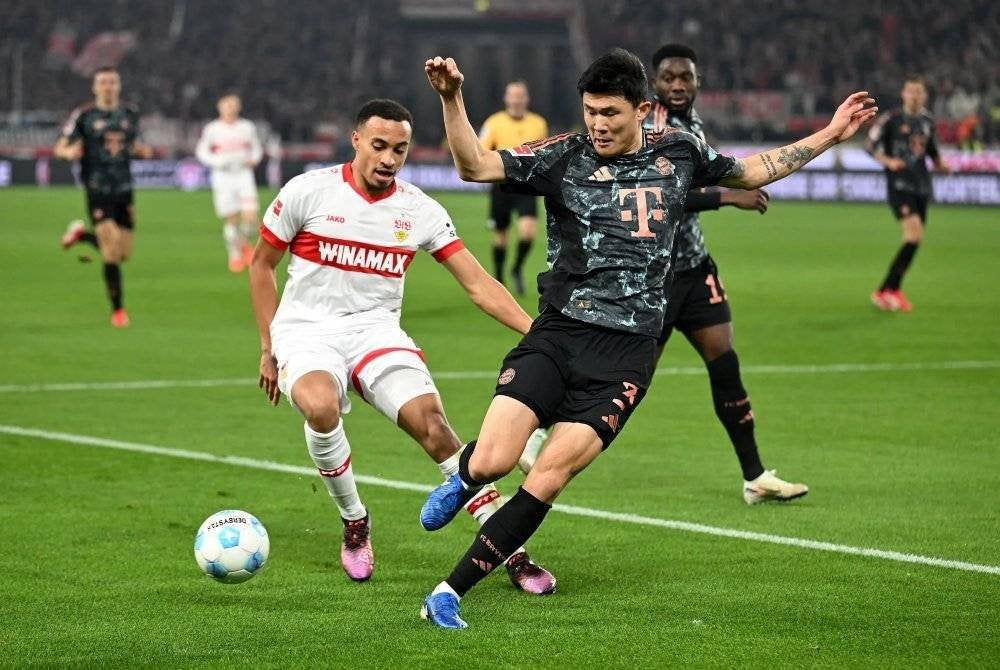 Pertahanan Korea Selatan, Kim Min-jae (kanan) dijangka diturunkan dalam kesebelasan utama Bayern selepas mempamerkan persembahan cemerlang pada aksi Bundesliga menentang Stuttgart Sabtu lalu.