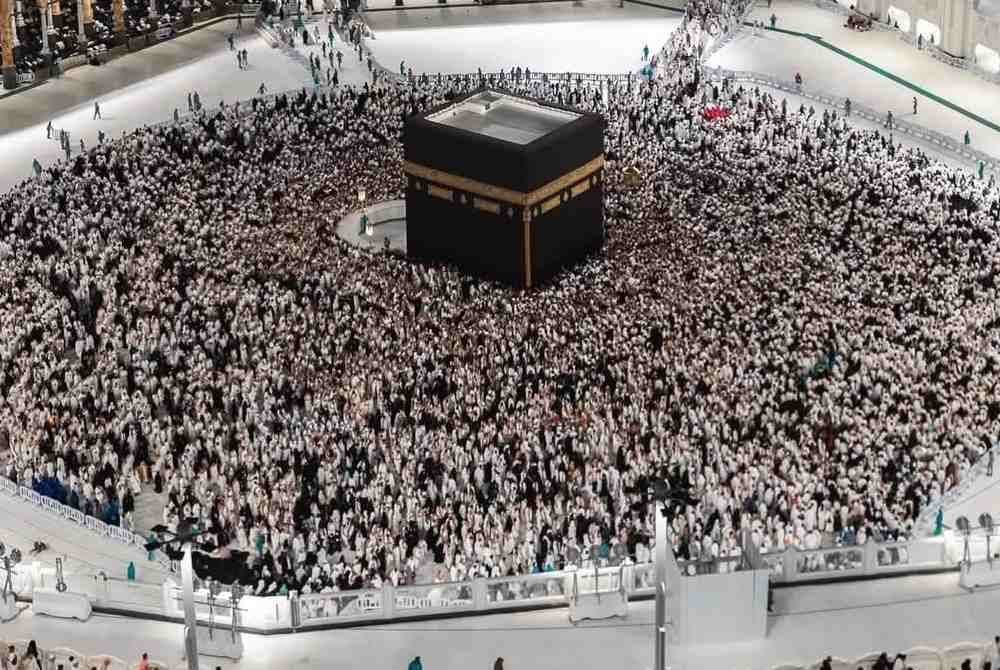 UMAT Islam juga digalakkan untuk mengerjakan ibadah umrah pada bulan Ramadan kerana pahalanya diumpamakan seperti melakukan haji bersama Rasulullah SAW. 