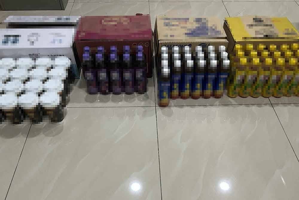 Sebanyak 50 botol minuman disyaki mengandungi cecair jus MDMA bernilai RM15,000 dirampas dalam pemeriksaan ke atas sebuah kenderaan.