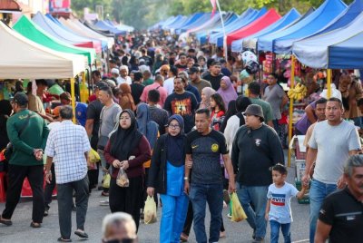 Setiap kali Ramadan cukup teruja melihat anak bangsa berlumba-lumba mempamerkan semangat keusahawanan masing-masing. Gambar hiasan Bernama