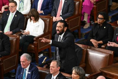 Al Green menjerit semasa Trump berucap ketika sesi bersama Kongres di Dewan Perwakilan AS Capitol di Washington, DC. Foto AFP