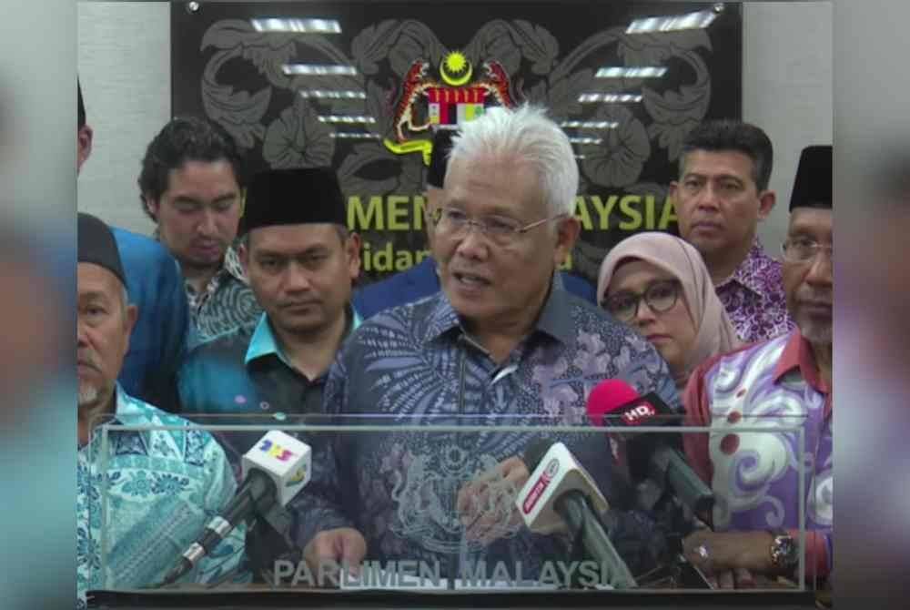 Hamzah ketika sidang akhbar di Parlimen pada Khamis.