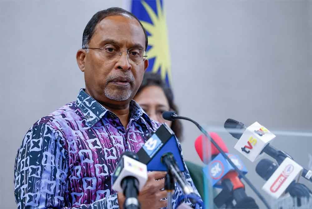 Zambry mengadakan sidang media mengenai Pemerkasaan Unit Integeriti Universiti Awam ketika Mesyuarat Pertama Penggal Keempat Parlimen ke-15 di Dewan Rakyat pada Khamis. Foto Bernama