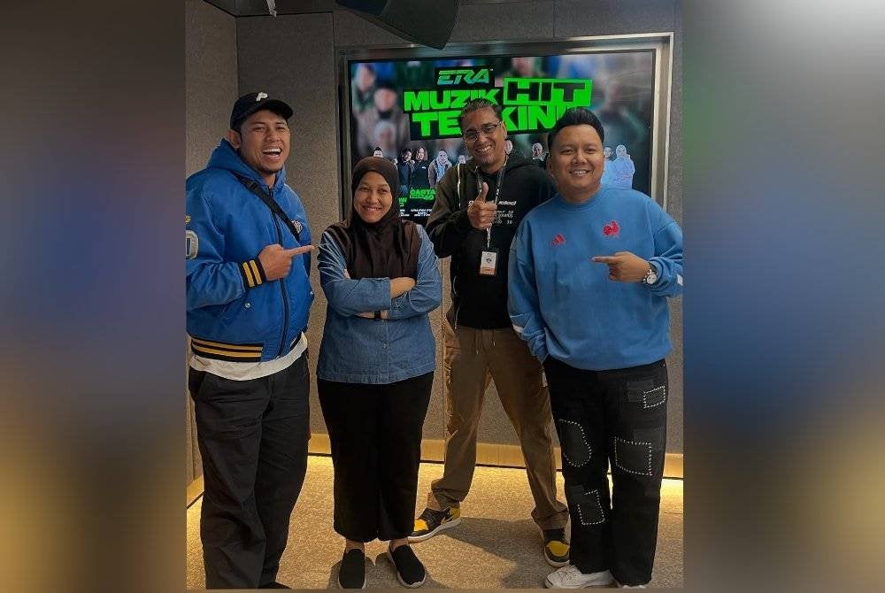 Kiah Propa (dua dari kiri) bersama Nabil Ahmad, Azad Jazmin dan Radin.