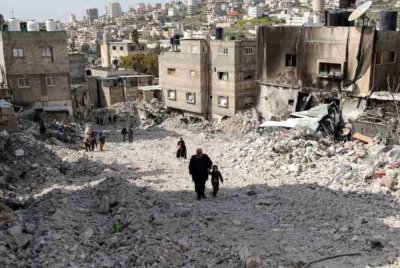 Pencerobohan tentera Israel di bandar Qusra, selatan Nablus, di Tebing Barat yang diduduki kini memasuki hari ke-38, menyebabkan kemusnahan besar terhadap infrastruktur di kawasan itu. Foto AFP