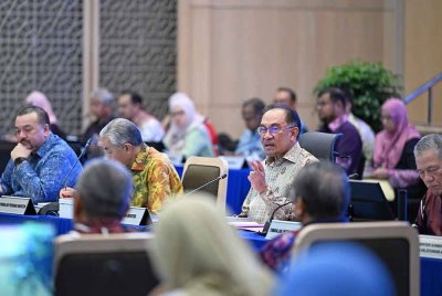 Perdana Menteri, Datuk Seri Anwar Ibrahim mempengerusikan Mesyuarat Majlis Kewangan Negara Tahun 2025.