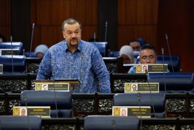 Amir Hamzah ketika Mesyuarat Pertama Penggal Keempat Parlimen ke-15 di Dewan Rakyat pada Khamis. Foto Bernama