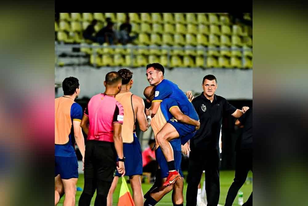 Kuljanac (kanan) mahu pemain Kuala Lumpur tampilkan penamat membanggakan baki perlawanan Liga Super musim ini. Foto: FB Kuala Lumpur City FC