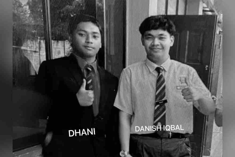 Dhani (kiri) dan Danish maut selepas kereta dinaiki bersama tiga lagi rakan mereka dipercayai hilang kawalan, sebelum terbabas ke bahu jalan dan merempuh tiang, pokok kelapa serta hentian bas pada Khamis.
