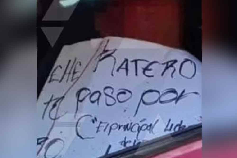 Satu nota ditinggalkan dalam Bahasa Sepanyol yang berbunyi 'Inilah yang anda dapat kerana menjadi pencuri'.