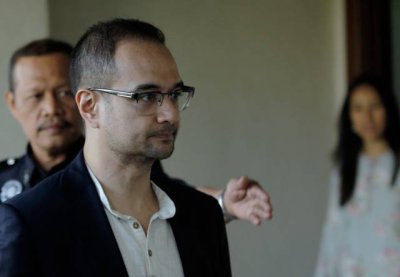 1MDB diperintah membayar kos sebanyak RM225,000 kepada Riza Shahriz Abdul Aziz, anak tiri bekas Perdana Menteri, Datuk Seri Najib Razak, dan dua syarikatnya.