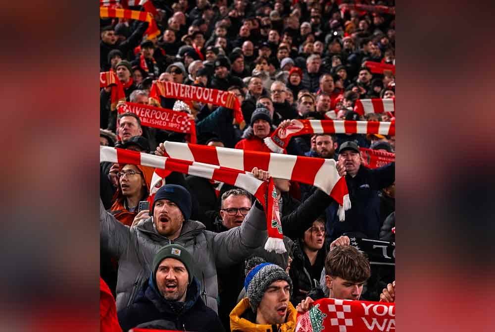 Slot seru penyokong Liverpool penuhi segenap penjuru Anfield setengah jam sebelum sepak mula liga menentang Southampton. Foto: Agensi