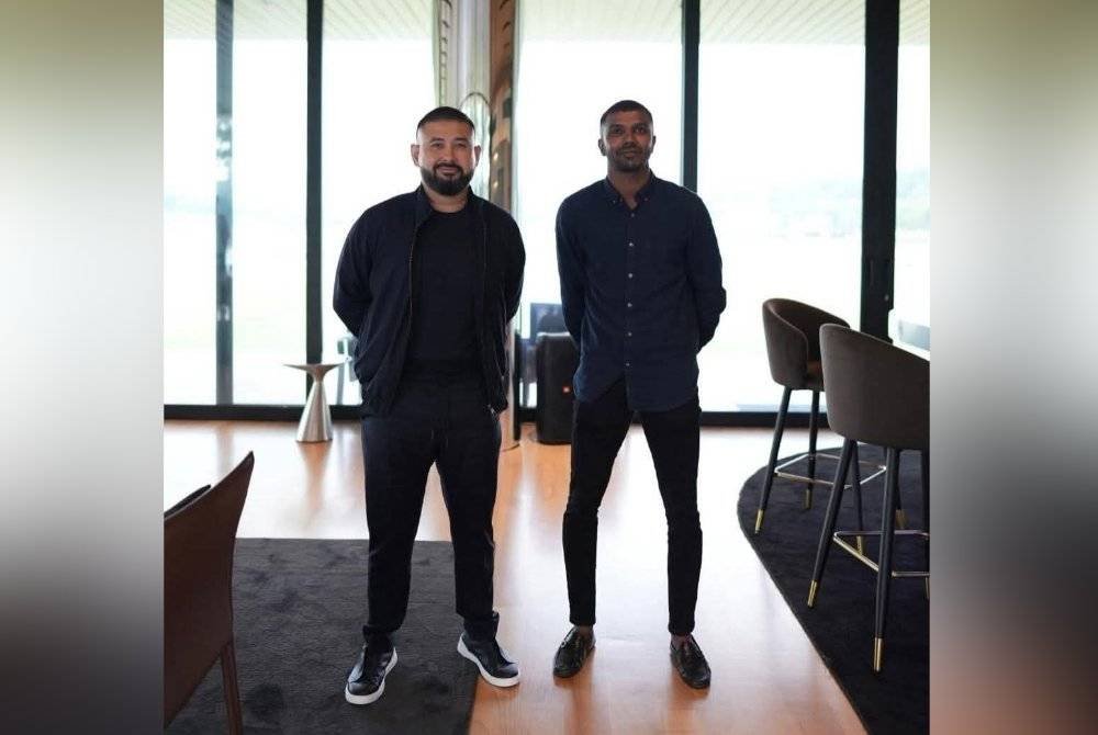 Tunku Mahkota Ismail menerima menghadap Mohammad Gopi Rizqi.