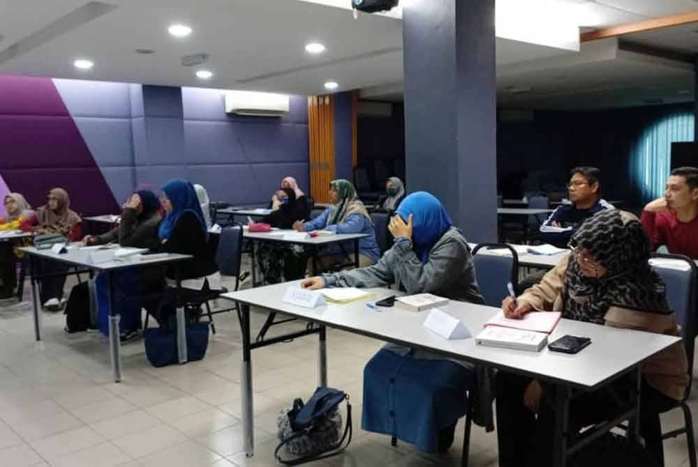 Suasana di bengkel ‘Menulis Sampai Jadi Novel’ di Kompleks Kumpulan Media Karangkraf pada Sabtu.